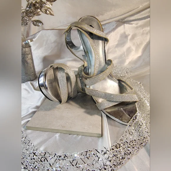 Fioni Women's Silver Sandal Shoe | Sparkly | Size 11 - Picture 6 of 11